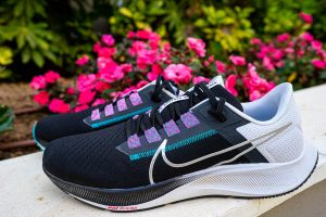 Review giày chạy bộ Nike Pegasus 38 – tính năng vượt trội và sự khác biệt
