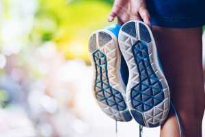 Top 5 cách khử mùi hôi cho giày chạy bộ hiệu quả nhất